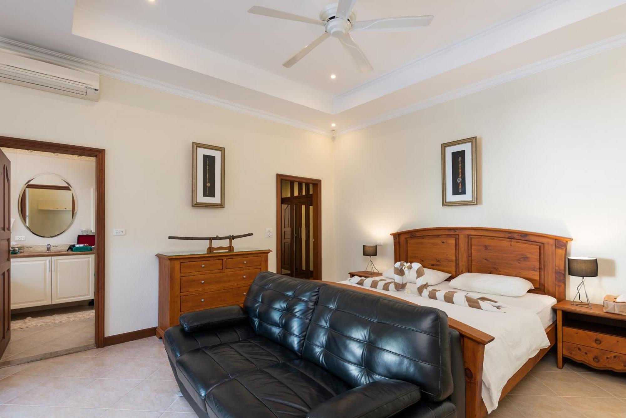 Village Austria Luxury Pool Villas パッタヤー 部屋 写真