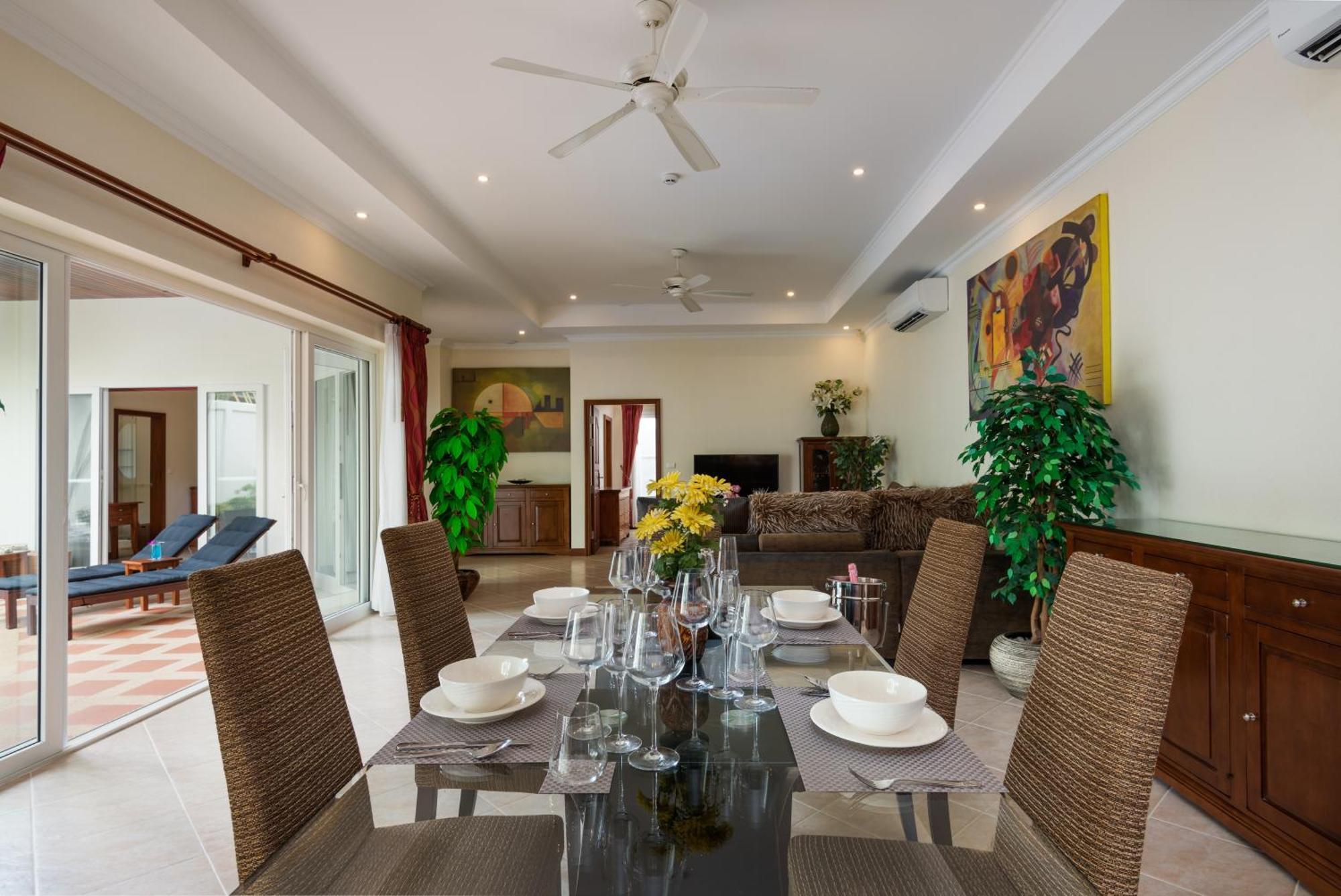 Village Austria Luxury Pool Villas パッタヤー 部屋 写真