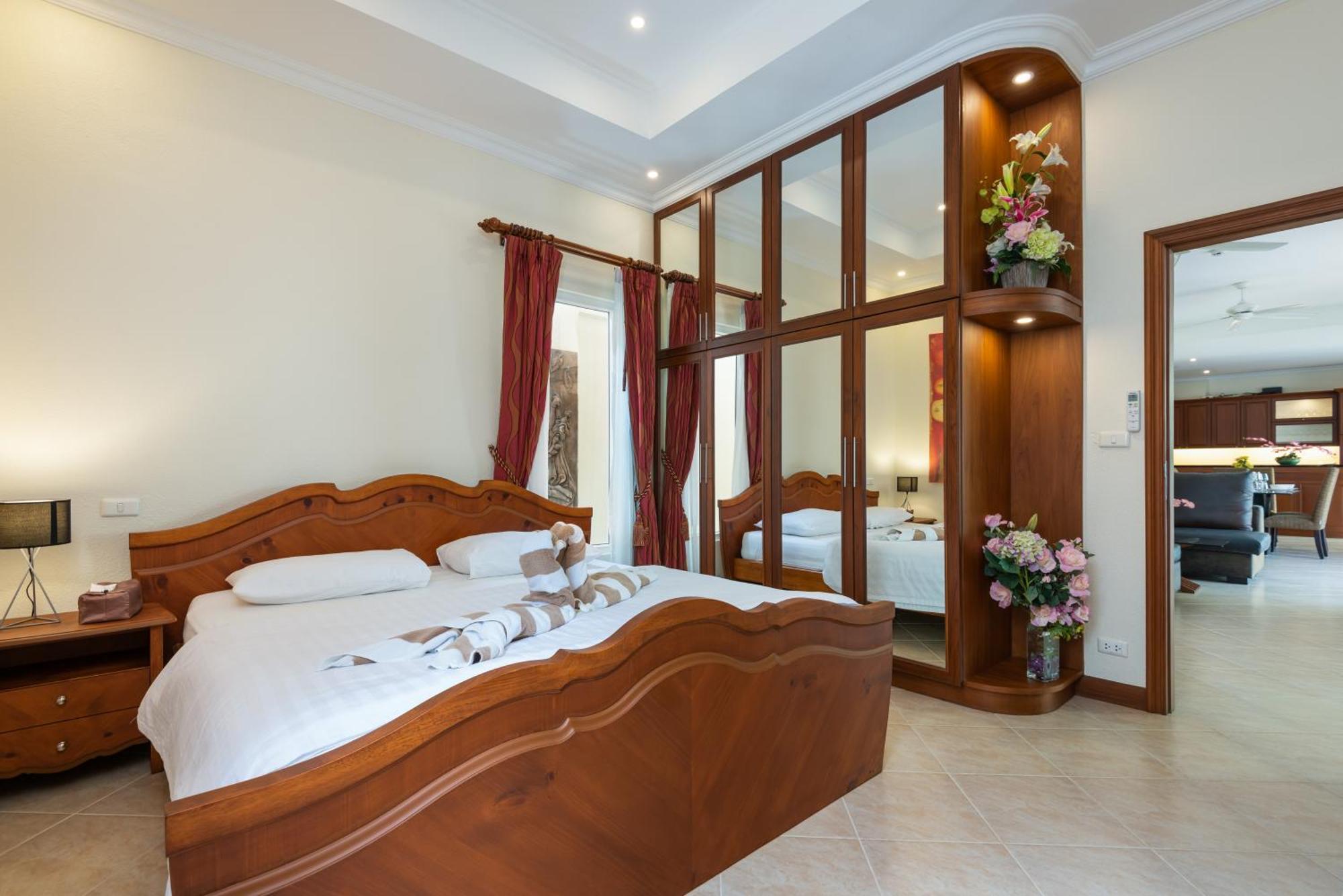 Village Austria Luxury Pool Villas パッタヤー エクステリア 写真